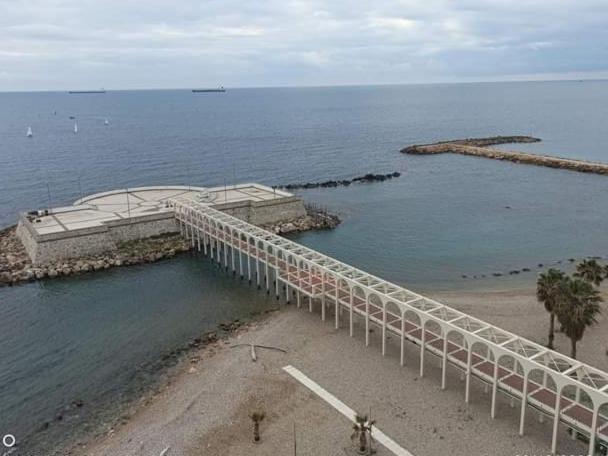 Beachfront Near The Station And Port, 5 Beds